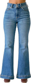 Pretty & Petite Flare Jeans JUDY BLUE