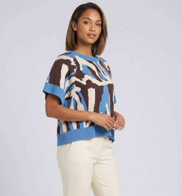 Glacier Queen Top
